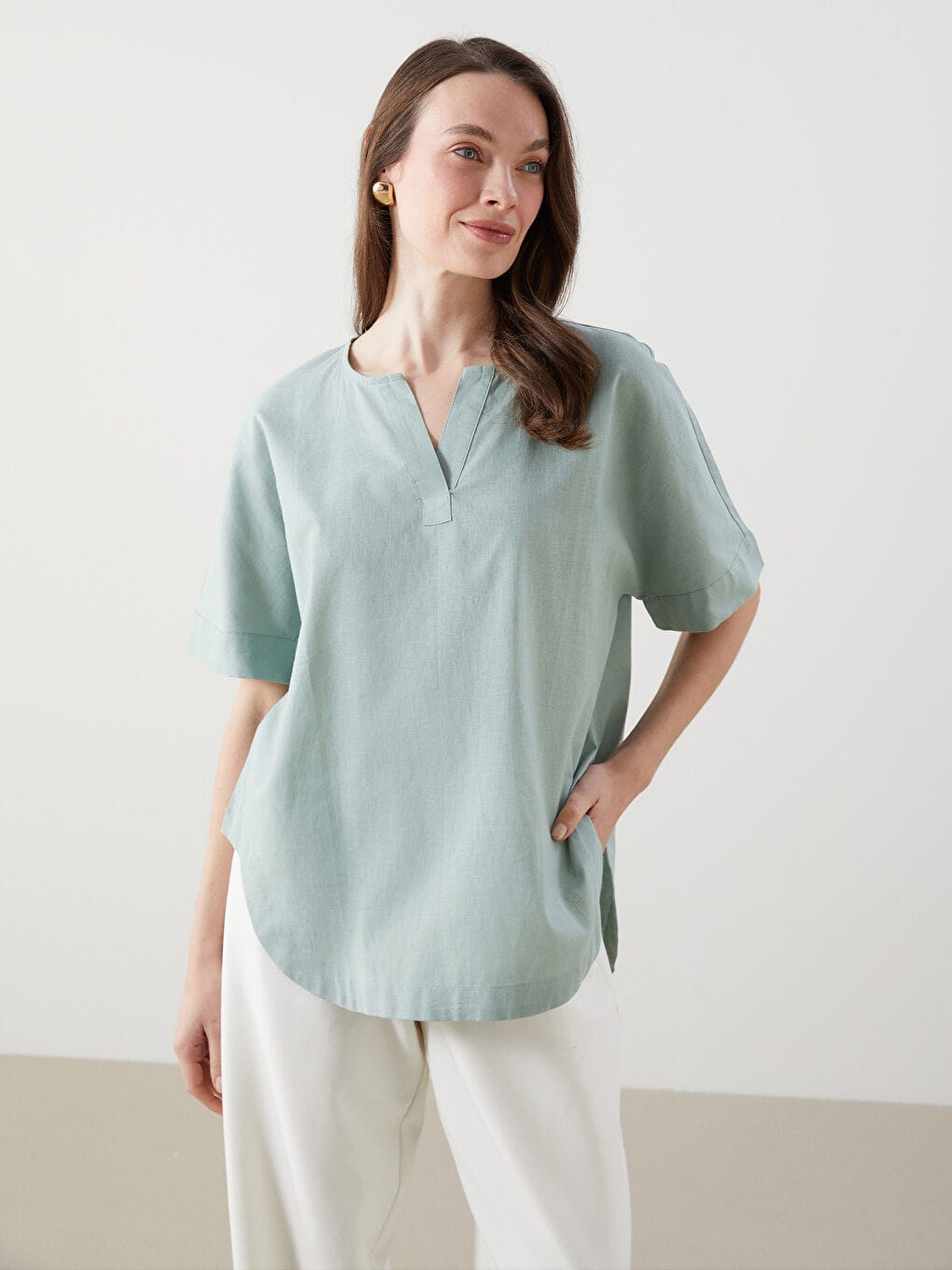 شومیز زنانه 30675 سایز 40 تا 52 مارک LC WAIKIKI