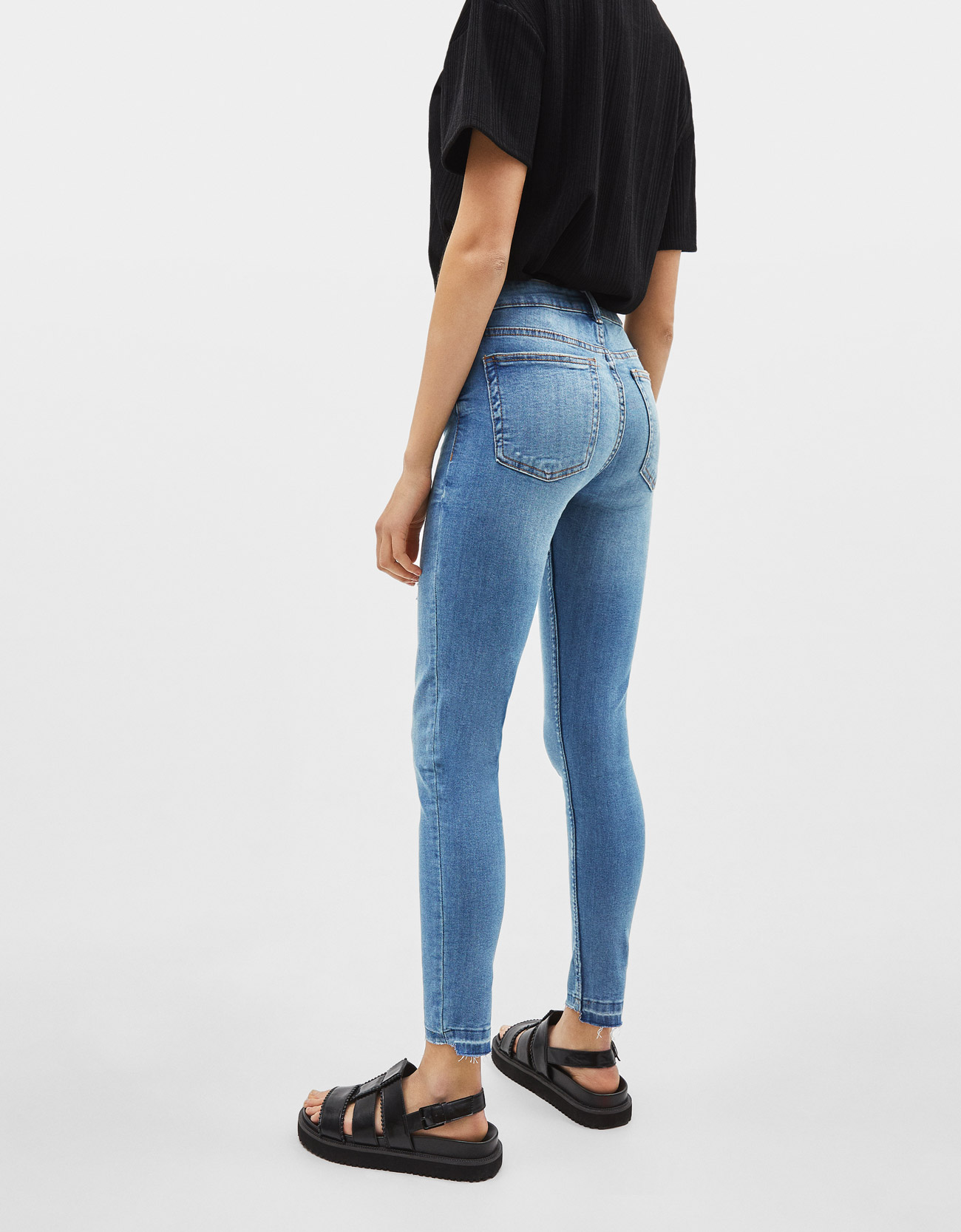 شلوار جینز زنانه 23969 سایز 32 تا 42 مارک Breshka