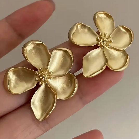 گوشواره استیل میخی طرح گل کد 2663