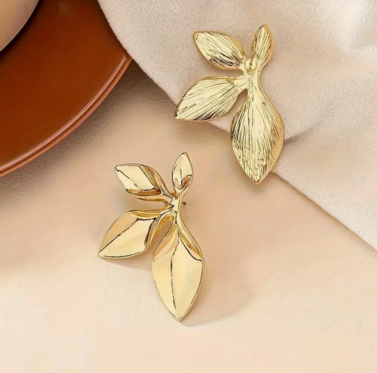 گوشواره آلیاژ طرح گل کد 2670