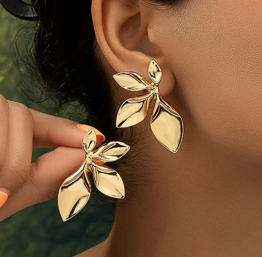 گوشواره آلیاژ طرح گل کد 2670