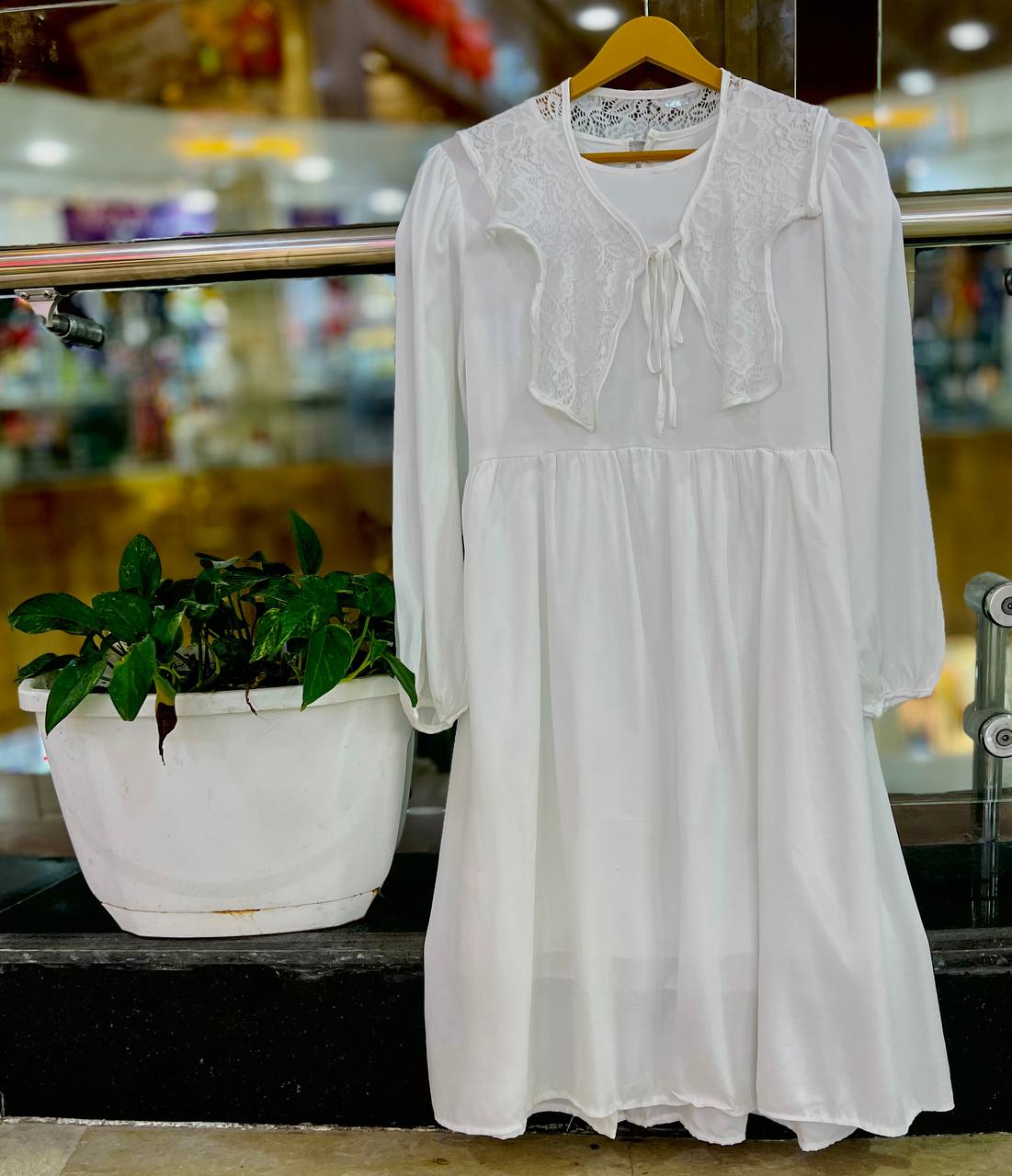 پیراهن بلند دور یقه گیپوری زنانه کد 418644