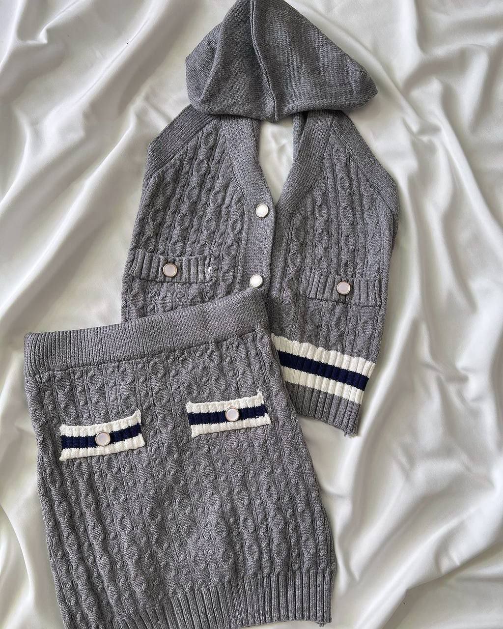 ست دو تیکه تاپ و دامن بافت دخترانه کد 419063