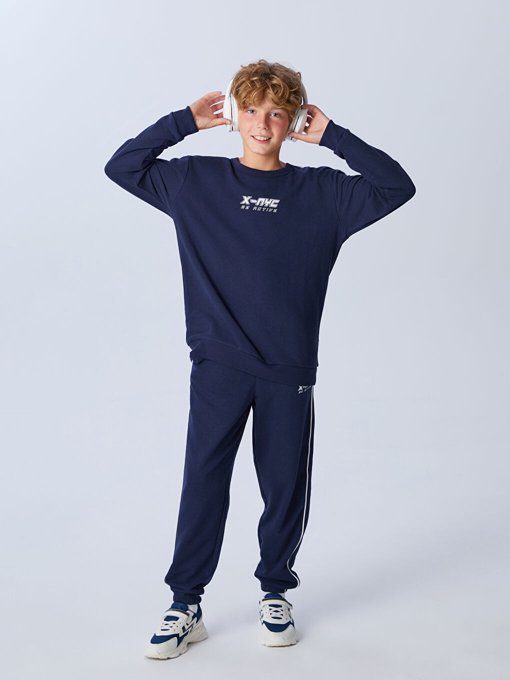 ست سویشرت شلوار پسرانه 29494 سایز 6 تا 11 سال مارک LC WAIKIKI