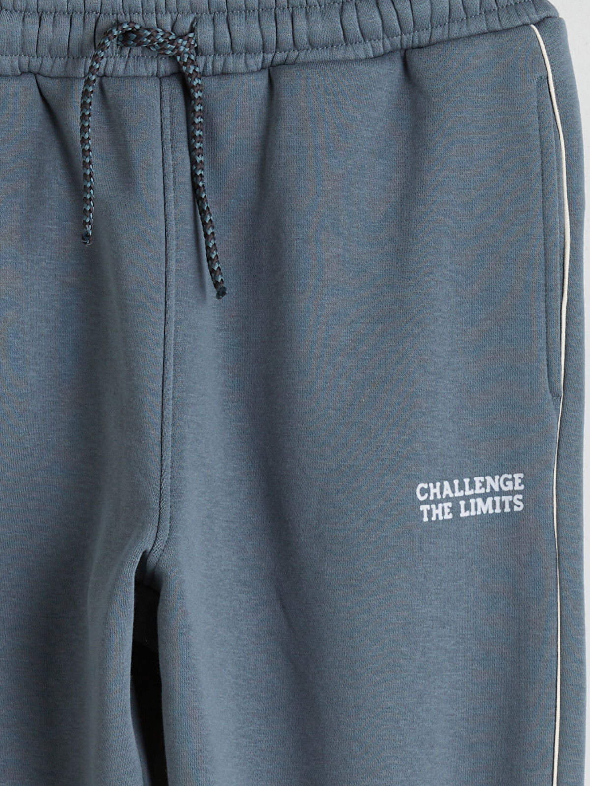 شلوار پسرانه 29777 سایز 7 تا 14 سال مارک LC WAIKIKI