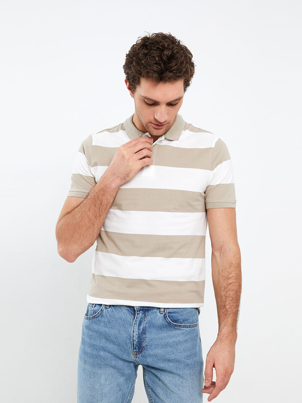 تی شرت یقه دار مردانه 30365 مارک LC WALKIKI