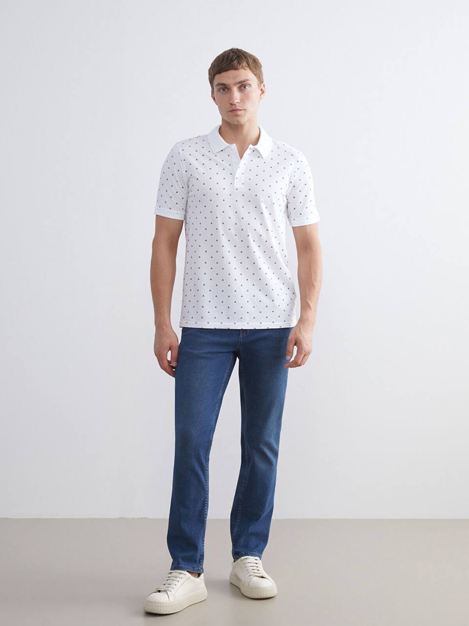 تی شرت یقه دار مردانه 30374 کد 1 مارک LC WAIKIKI