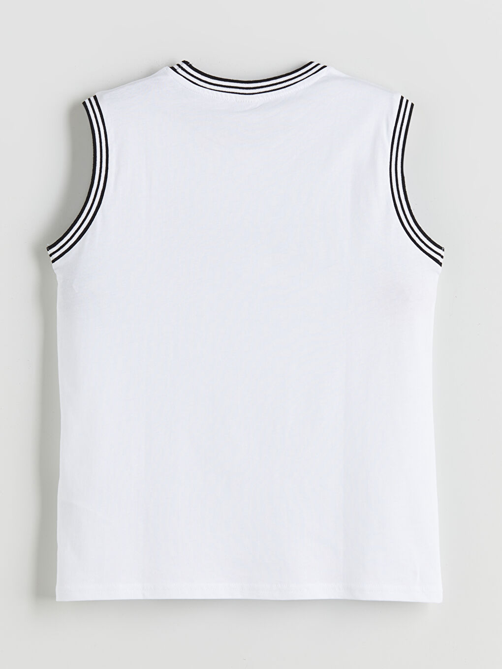 تاپ پسرانه 30511 سایز 6 تا 14 سال کد 2 مارک LC WAIKIKI